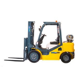 Montacargas dual (Gas LP / Gasolina) FG-20 XT 4.7 m 2000 kg . Rudomático. Cuarta válvula y desplazador lateral Cascade