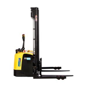 Apilador eléctrico WSE-1500P AC 5.6 M 1500 kg con batería industrial de ciclo profundo. Patas anchas ajustables. Uso pesado.